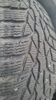 Zimní pneu Nokian 215/65 R16 - 3