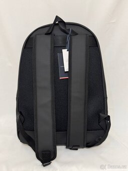 Batoh Tommy Hilfiger
- 3