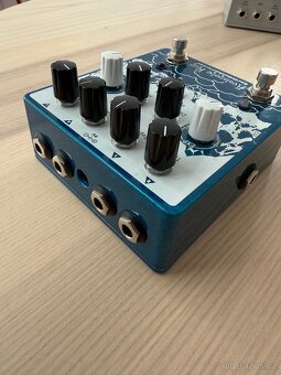 Earthquaker Devices Avalanche Run v2 - 3