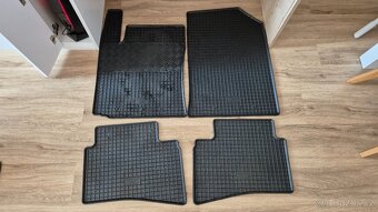 Prodám velurové koberce Kia Rio + gumové zdarma - 3