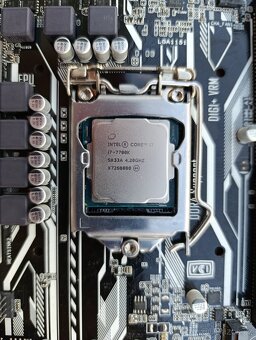 Prodám ZÁKLADNÍ DESKU ASUS PRIME Z270-P+PROCESOR - 3