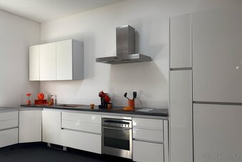 Moderní leskle bílá kuchyně CORINNA - 3