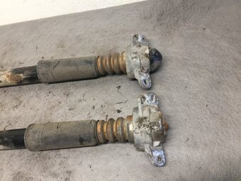 ŠKODA OCTAVIA 2 COMBI 2004-2013 - ZADNÍ TLUMIČE - 3