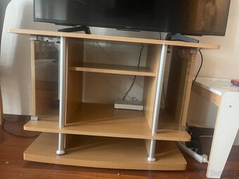 Stůl pod televizi - 3
