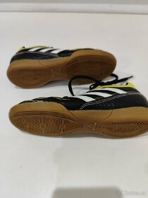Sálové boty Adidas vel.32 - 3