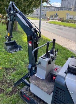 minibagr, bagřík, motor Kubota, pásový bagr - 3