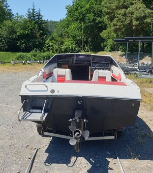 Motorový člun Wellcraft - 3