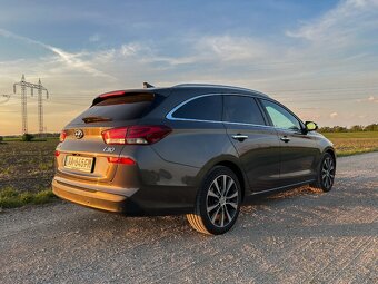 Hyundai i30, 1.6 CRDi, vysoká výbava Style, 100kw, Automat - 3