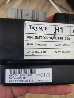 Jednotka Triumph Street Triple R 675 - 3