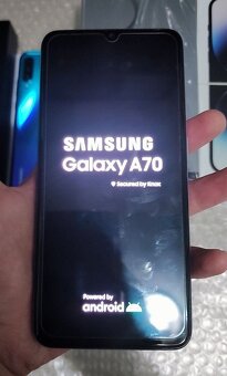 Samsung Galaxy A70 6/128 Bílá - 3