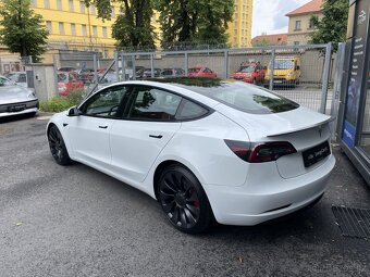 Tesla 3 Performance - 3