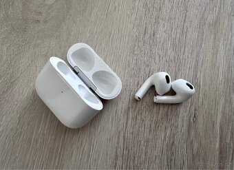 Apple AirPods 3 - 3
