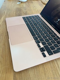 Apple Macbook Air M1 8GB RAM 256 GB použitý - 3