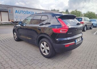 Volvo XC40 2.Oi T4 140KW,MOMENTUM,LED,AUT benzín automat - 3