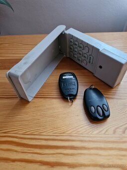 LiftMaster klávesnicový ovladač - 3