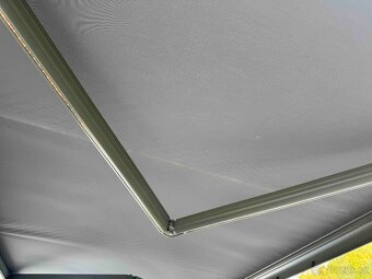 Markýza 4x3m s elektrickým pohonem a LED osvětlením - 3