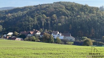 Prodej investičního pozemku 2 721 m² – Lažany, okres Blansko - 3