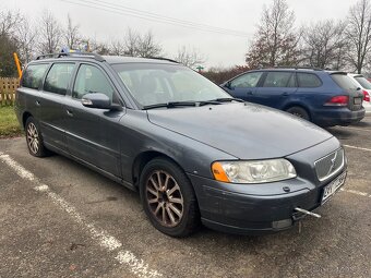 Volvo V70 2.4 D5 136 kW - náhradní díly - 3