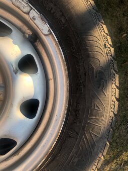 Zimní pneu i s disky na Škodu Felicii - 3