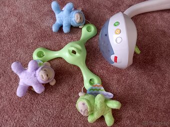 Kolotoč nad postýlku - 3