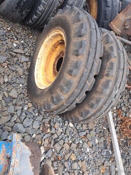 Zetor uřI přední kola 7,50-16. - 3