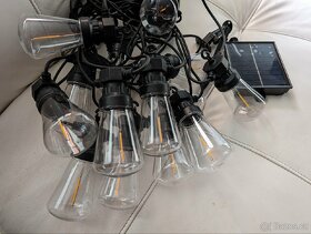 Venkovní solární párty řetěz 15m ŽÁROVKY
15 LED žárovek - 3