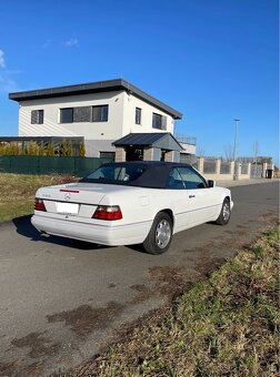 Mercedes e 320 cabrio 1995 - TOP STAV - 3