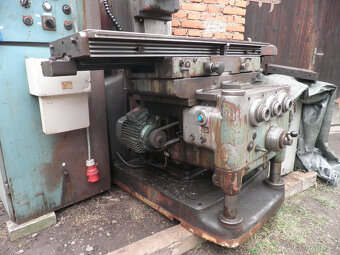 Prodám frézku FB 25 U - 3