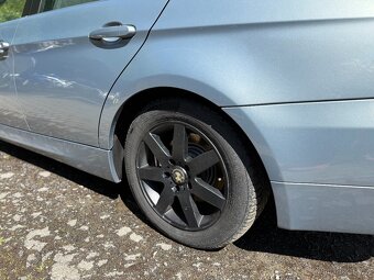 BMW E90 325i se zavadou motoru - 3