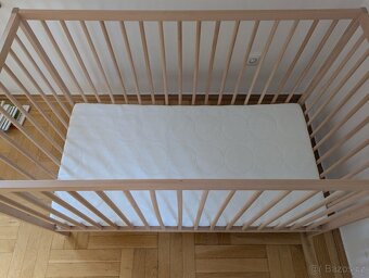 Dětská postýlka SNIGLAR (nová) + matrace a povlečení - 3