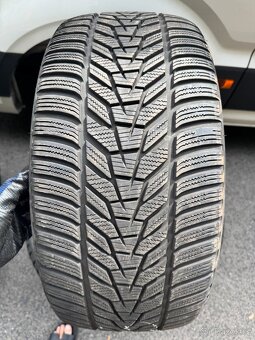 255/35 r21 98W 285/30 r21 100w Zimní Hankook 21” - 3