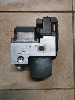8E0 614 111 A, Jednotka ABS, VW Passat B5.5 1.9 tdi 2004 - 3