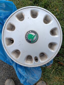 Prodám 165/70 R13  Nokian - 3