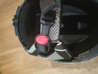 Uvex airwing 2 52-54cm (dětská lyžařská helma) - 3