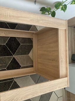 Jídelní stůl ve čtvercovém tvaru ,2x židle - 3