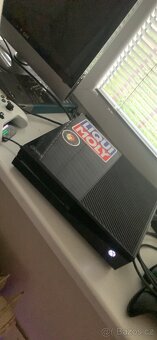 Xbox one 500g + 7 her a 1 Joystick - 3