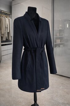 Tmave modry kabatek s vlnou vel L - 3