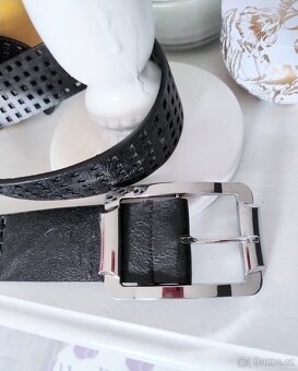 Dámský pásek se stříbrnou sponou - 3