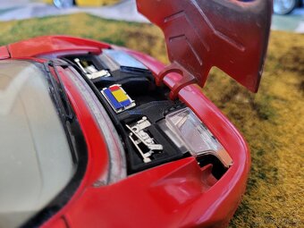 Modely aut 1:18, výrobce Burago, Italie - 3