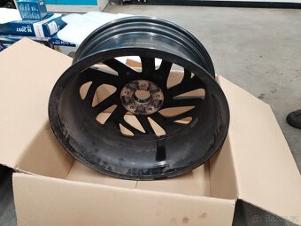 Prodám Hliníkový disk hyundai tuscon - 3