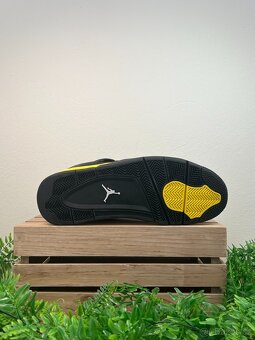 Air Jordan 4 Retro "Thunder" (46) - 3