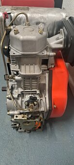 Naftovy motor do minibagru - 3