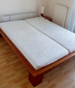 Prodám postel - masiv smrk - 3
