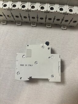 Prodám 7× jistič Merlin Gerin C60N B20 (2P, 20A, B, 6kA) - 3