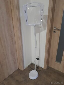 lampa s lupou a světlem - 3
