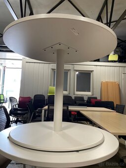 Kulatý stůl Steelcase - 3