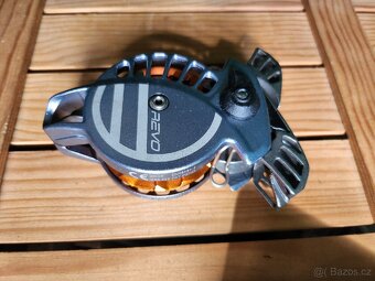 Revo Wild Country poloautomatické jistítko - 3