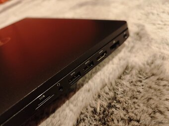 Dell Latitude 5500 i5-8265U 8GB 256GB Full HD IPS - 3