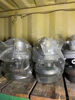 Turbína na Belarus 920 motor MMZ D243,čerpadlo naftové. - 3