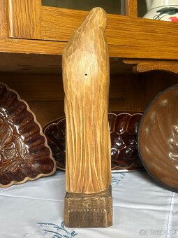 Dřevěná soška Panny Marie s Ježíškem – ruční řezba, 34 cm - 3